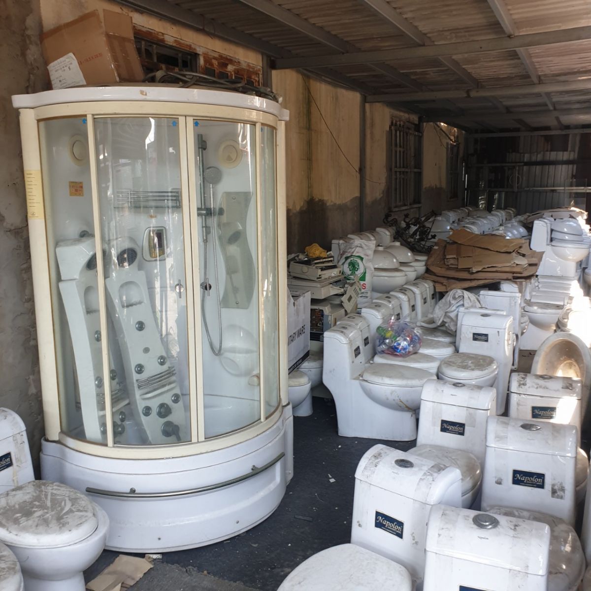 Thanh lý bồn cầu cũ tại tphcm