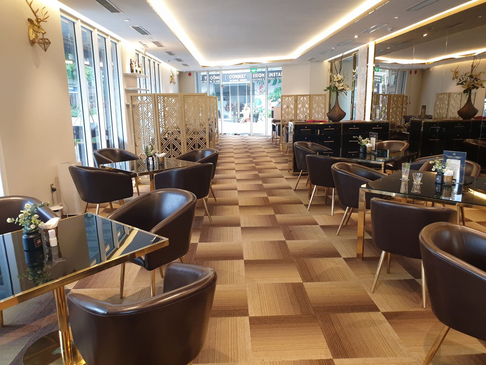 Thu mua bàn ghế cũ văn phòng công ty 