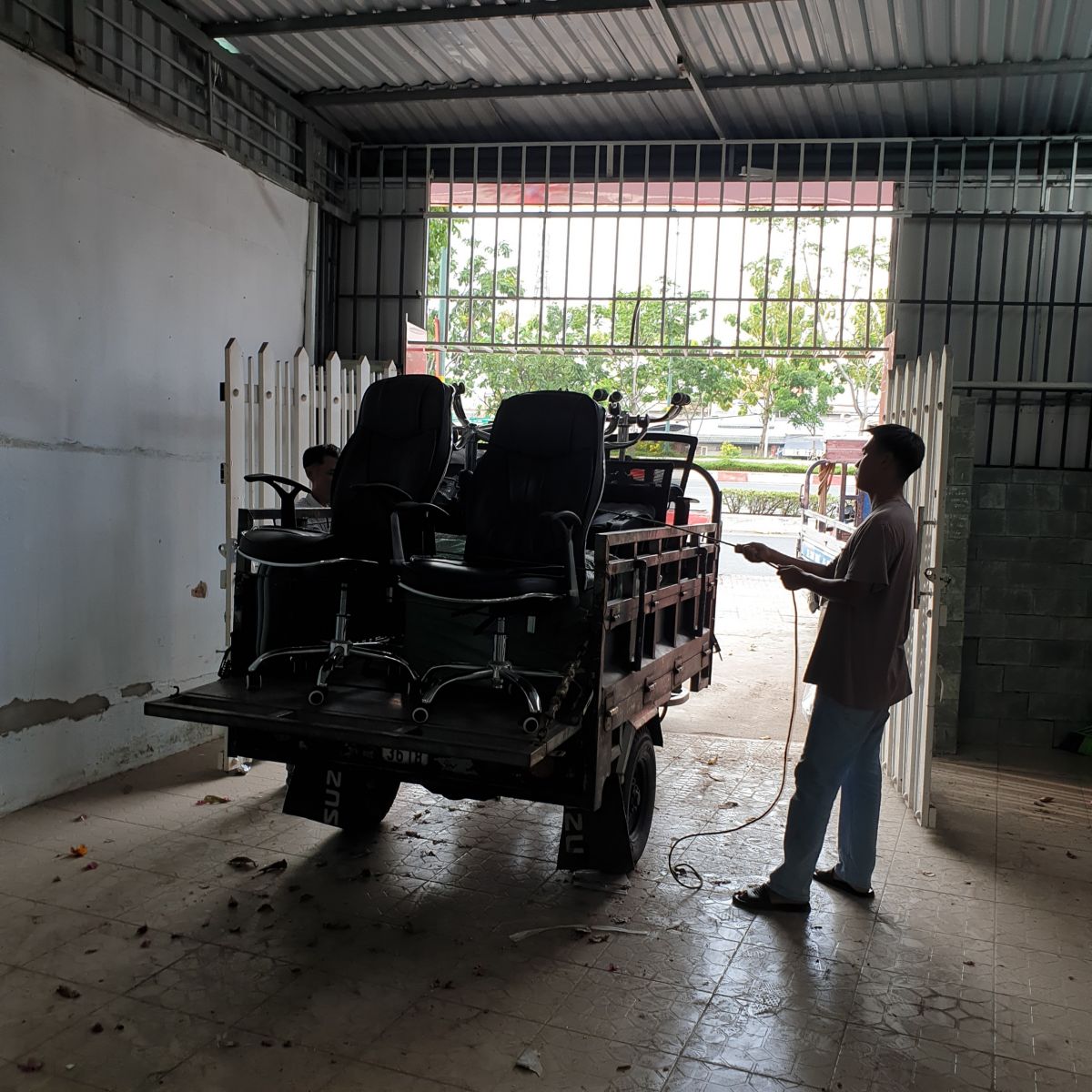 THANH LÝ BÀN VĂN PHÒNG Q4